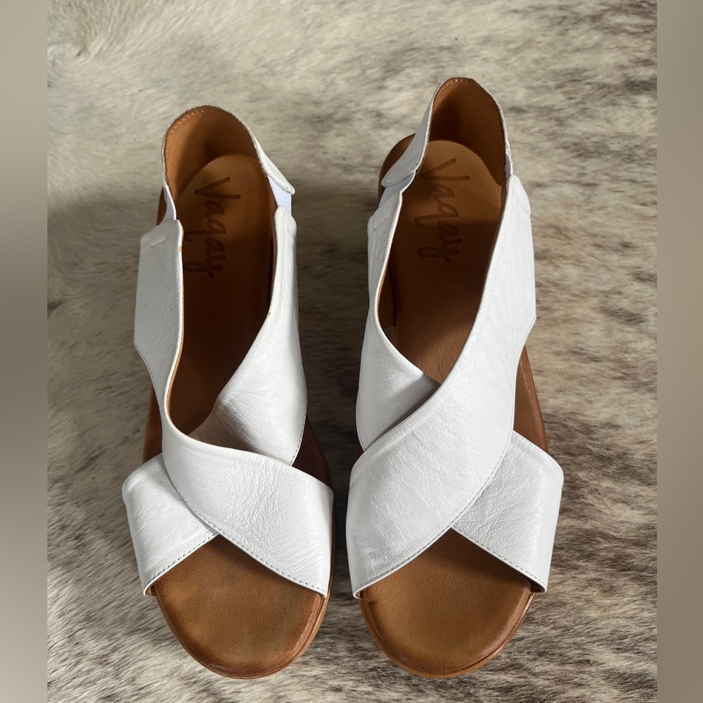 Vaqay Women's White Leather Platform Sandals